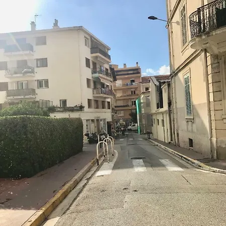 9 Calmette Apartment Cannes